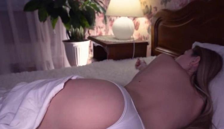 Luxurymur - Hot And Naked Stepmom - HD - Amateurporn (2020)
