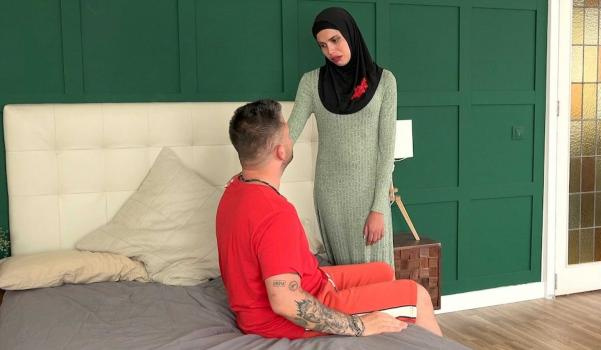Macarena Lewis - A woman in hijab needs to use both holes - FullHD (2023)
