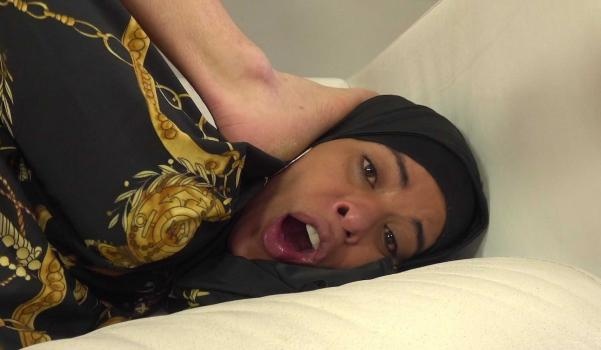 Sex With Muslims - Babe in hijab wants nicer labia - E300 - FullHD (2024)