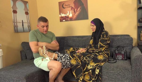 Fanta Sie - Hot babe in hijab babe spreads for her husband - E304 - FullHD (2024)