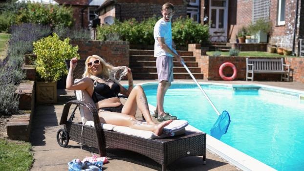 Chloe Savage - Pushing The Pool Boy - FullHD (2024)